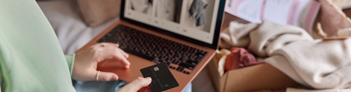 Πώς να αγοράζεις φθηνά ρούχα online χωρίς να κάνεις λάθος Πώς να αγοράζεις φθηνά ρούχα online χωρίς να κάνεις λάθος